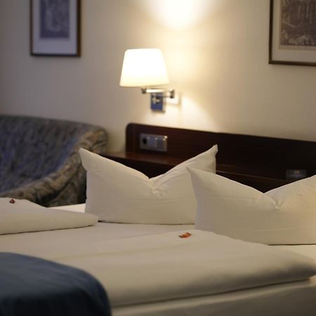 באוטזן Hotel Goldener Adler מראה חיצוני תמונה