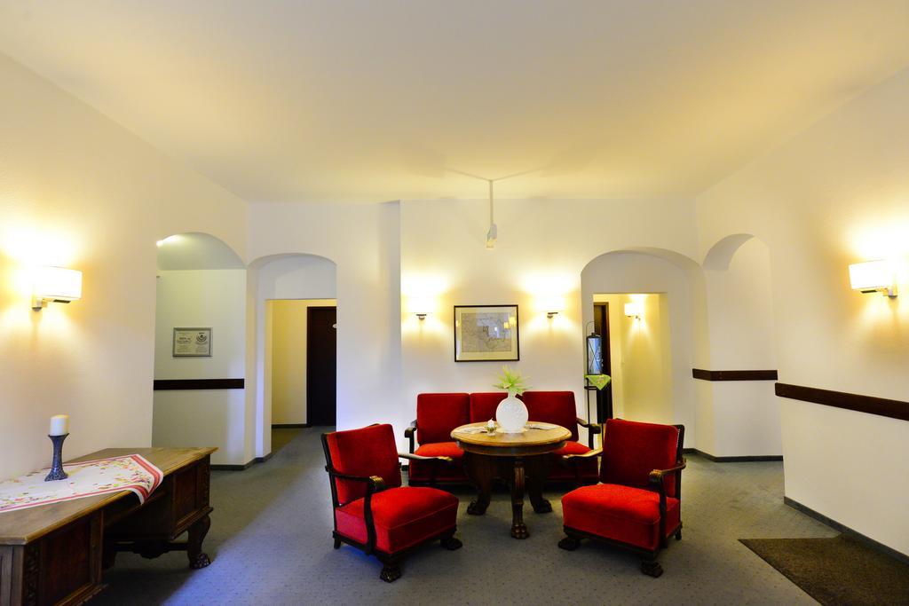 באוטזן Hotel Goldener Adler מראה חיצוני תמונה